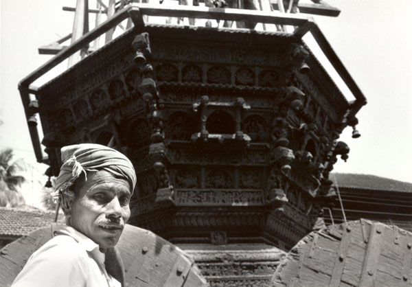 ratta huge woden chariot used during the Shiva Ratri festival