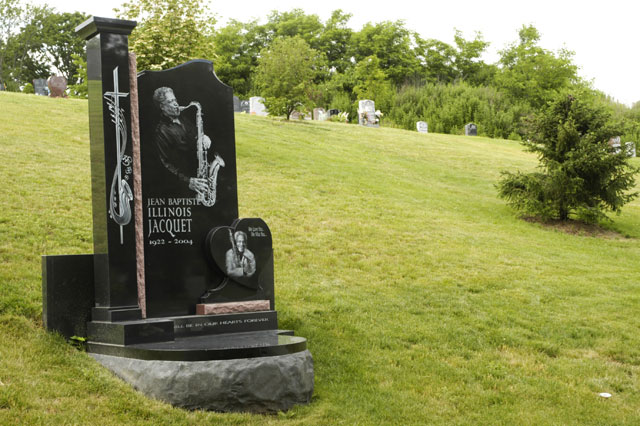 saxophonist Illinois Jacquetwoodlawn cemetery