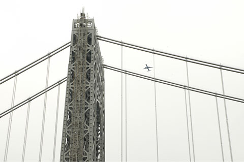 George Washington Birdge Manhattan Airplane flying above